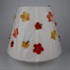 Papierlampe mit bunten Orange/Roten Blumen